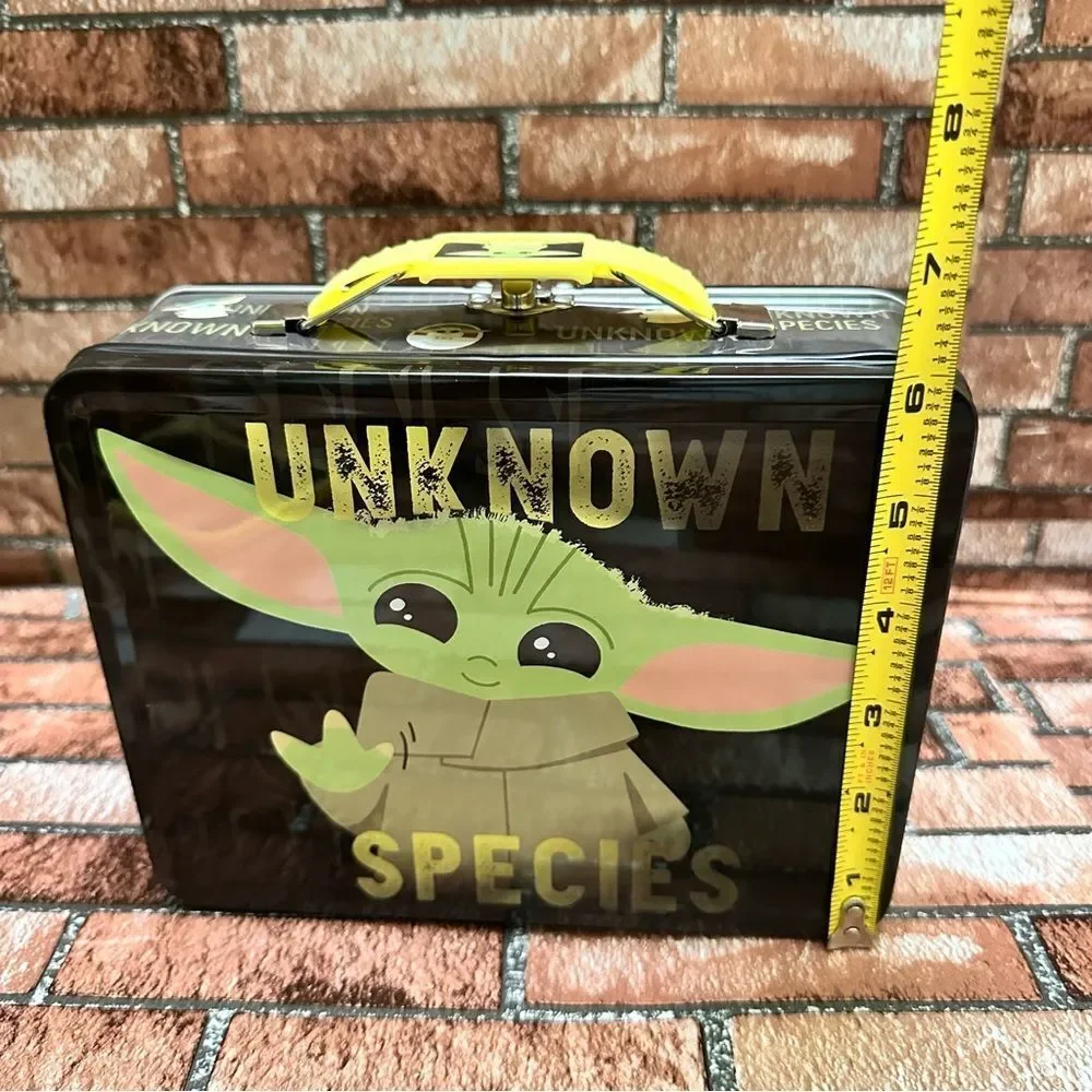 Star Wars Mandalorian The Child Yoda UNKNOWN SPECIES Box Tin